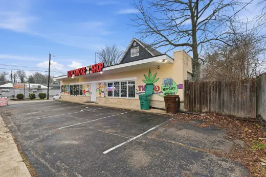 1917 Sutton Ave. Cincinnati, OH 45230