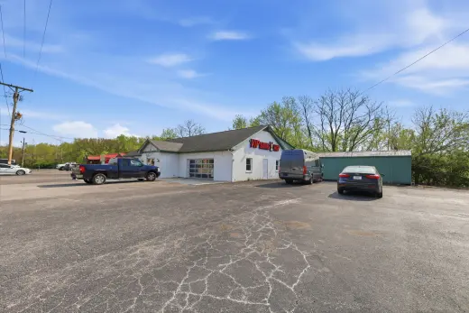 619 Green Blvd, Aurora, IN 67001