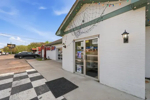 619 Green Blvd, Aurora, IN 67001