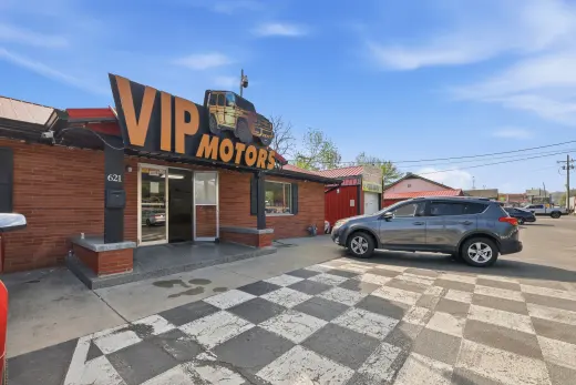 621 Green Blvd, Aurora, IN 67001