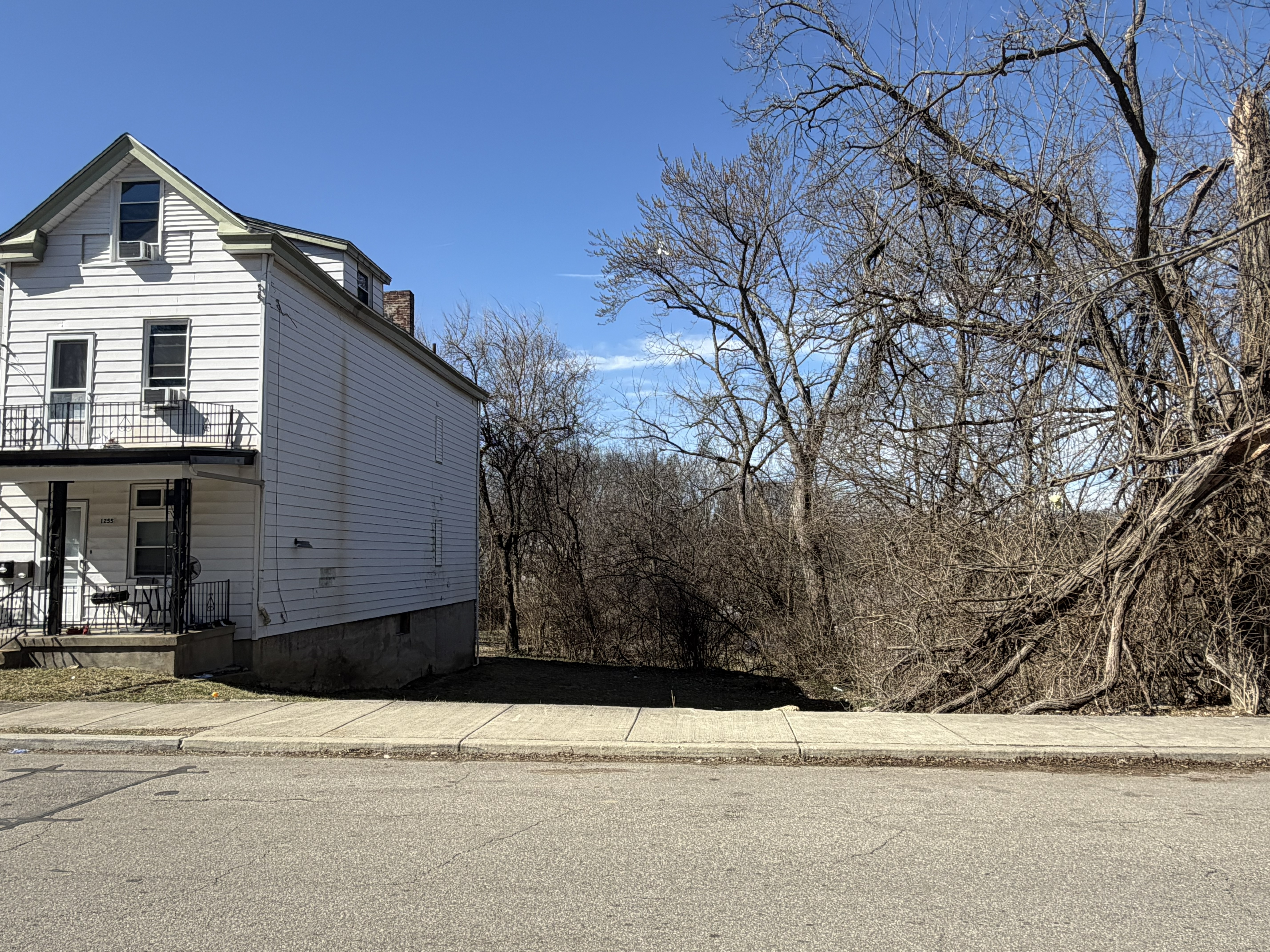 1261 Dewey Ave. Cincinnati, OH 45205