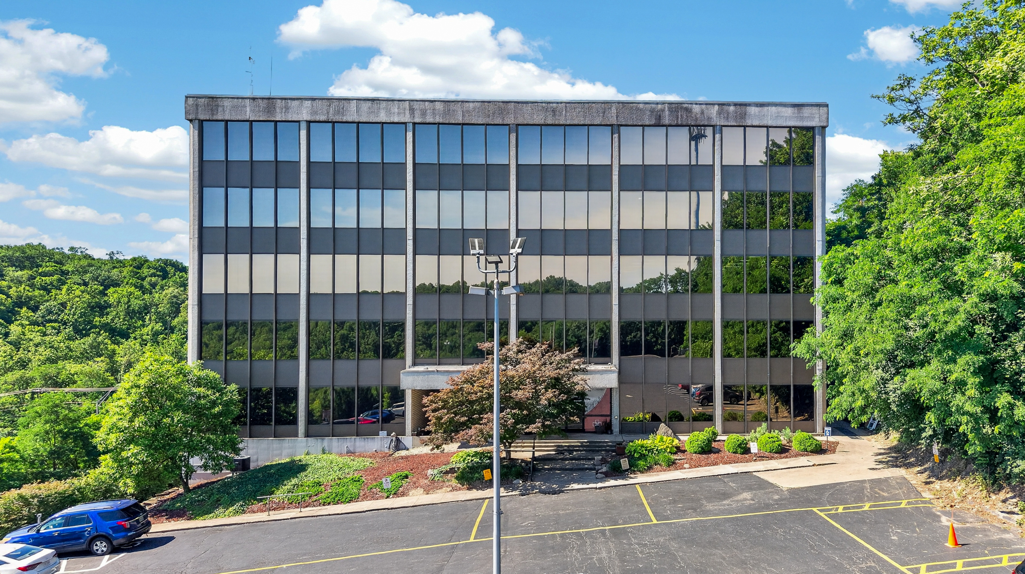 2300 Montana Ave, Cincinnati, OH 45239