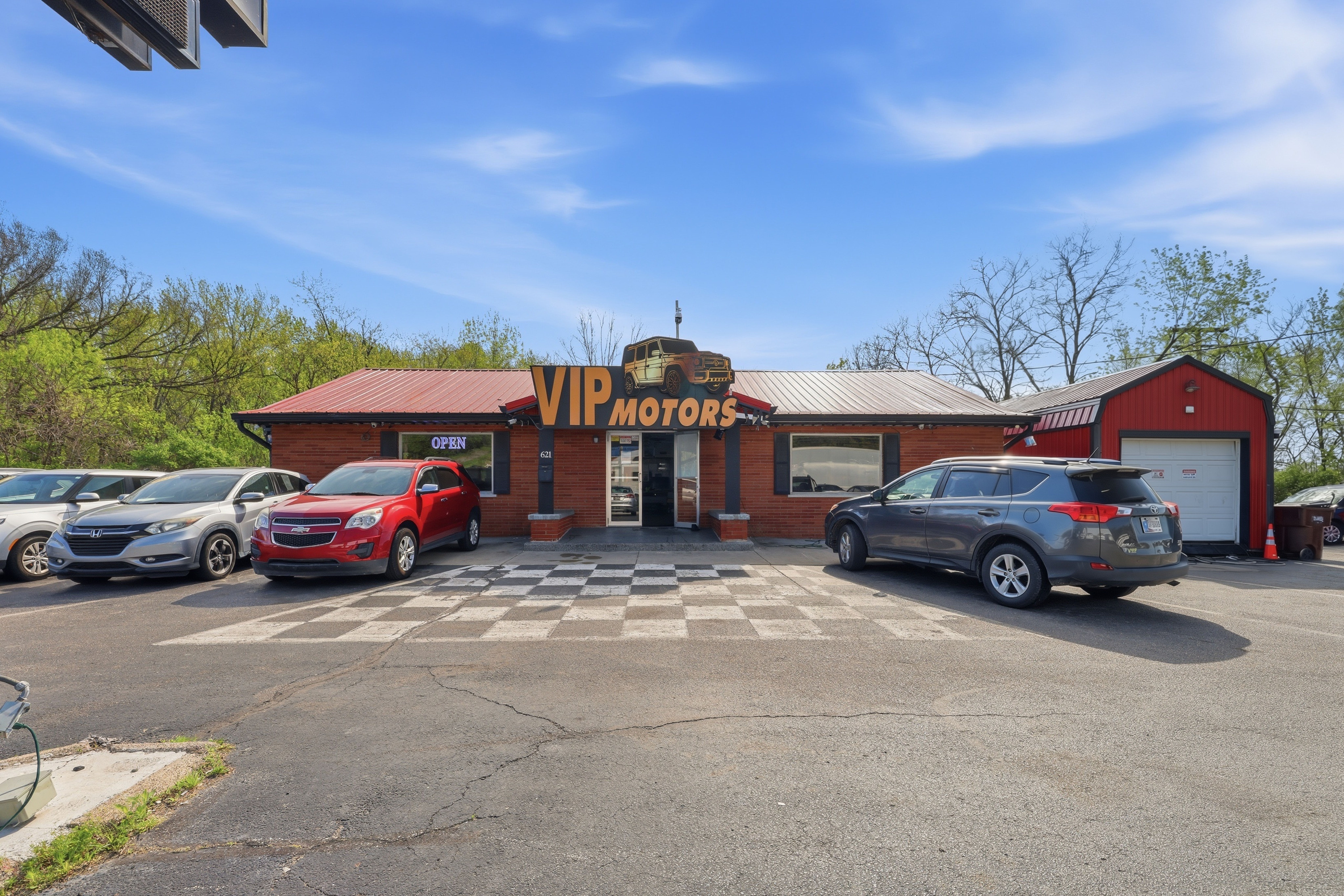621 Green Blvd, Aurora, IN 67001